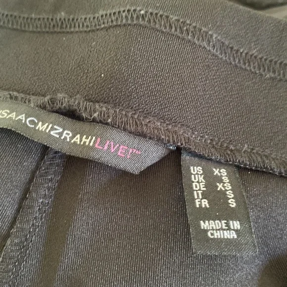 COPY - NWOT.  Issac Mizrahi, women’s size XS, capri length pants. - Picture 4 of 5